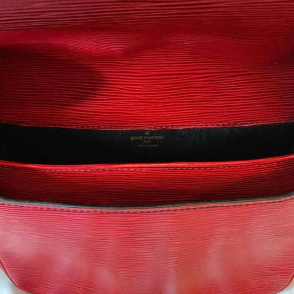 Pre-owned Louis Vuitton Cartouchiere Red Epi PM - Picture 10 of 16